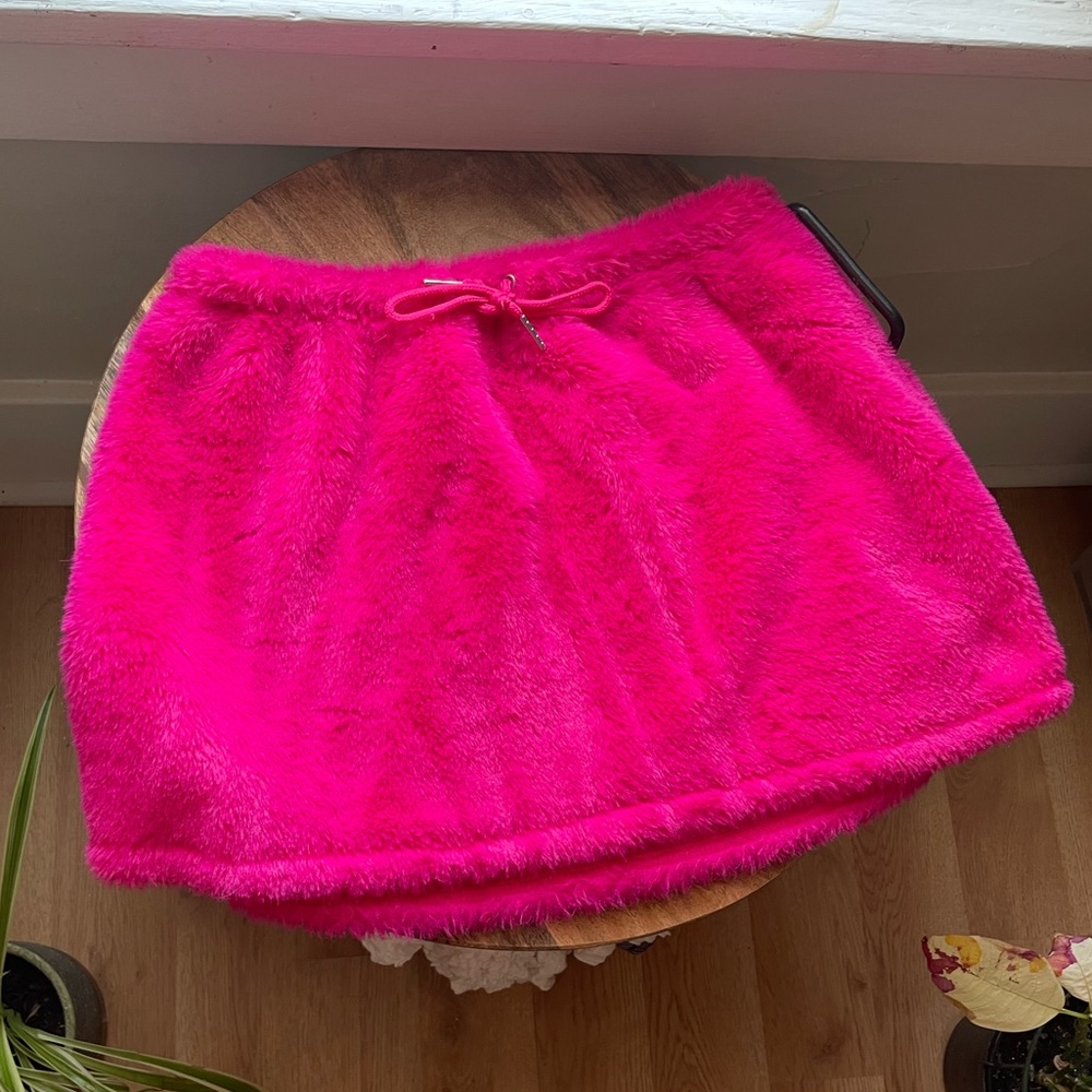Dolls kill club exx faux fur miniskirt